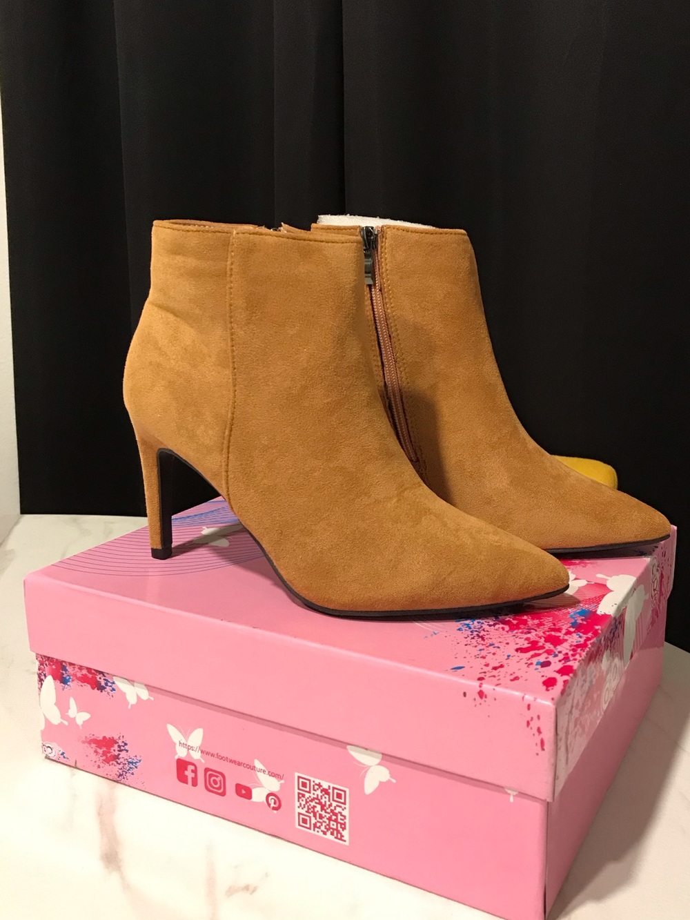 NWT-Women's Tan Suede Pointed Toe Ankle Boots with Side Zip
